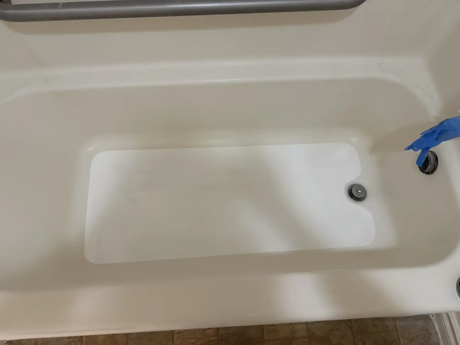 Bathtub Resurfacing — after